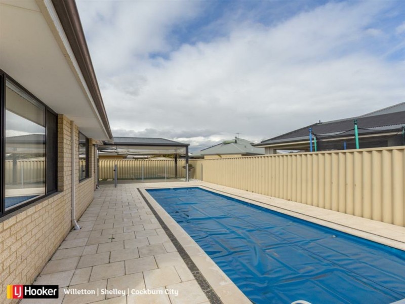 17 Halcyon Way, Atwell WA 6164