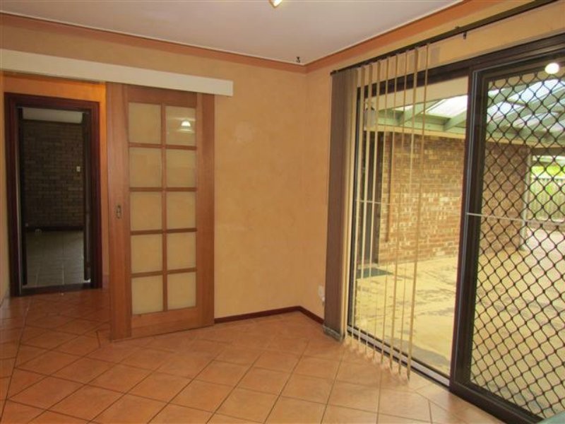 24 Zelkova Way, Parkwood WA 6147