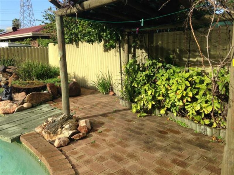 24 Zelkova Way, Parkwood WA 6147