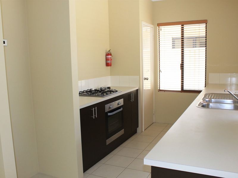 18 Edward Street, Queens Park WA 6107