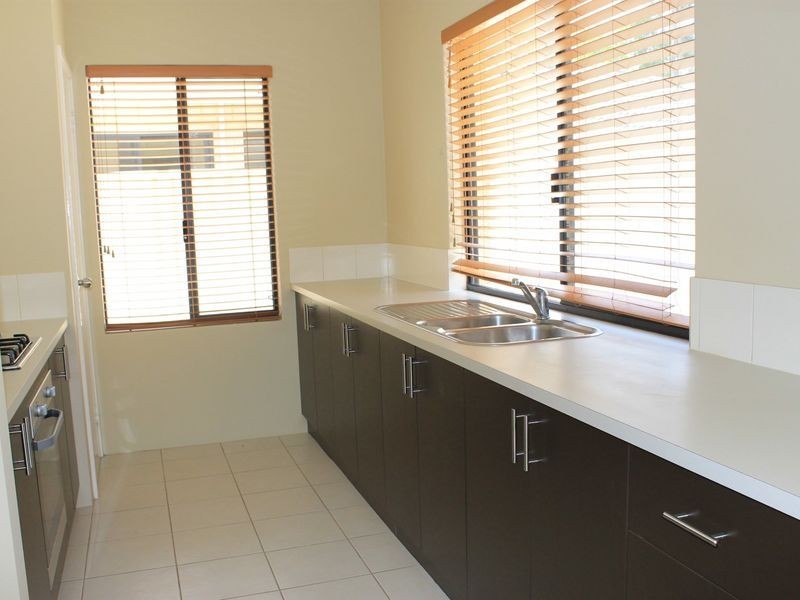 18 Edward Street, Queens Park WA 6107