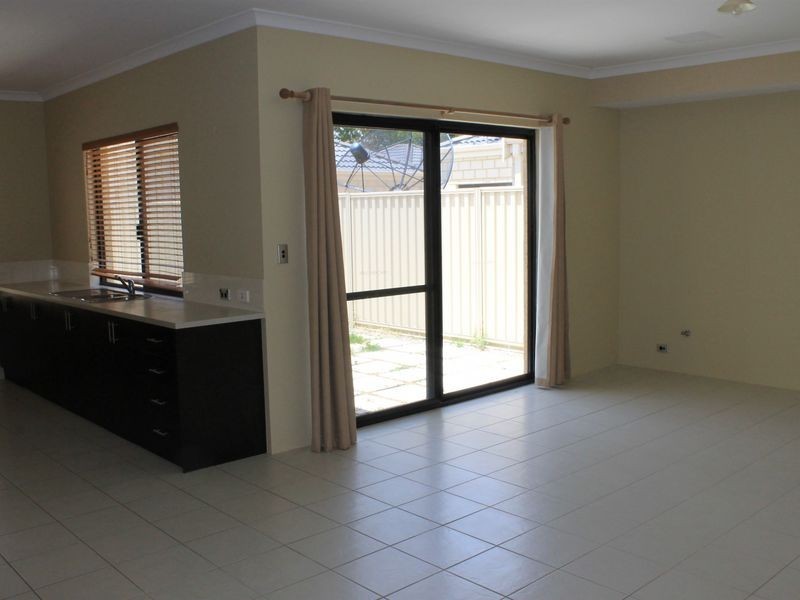 18 Edward Street, Queens Park WA 6107