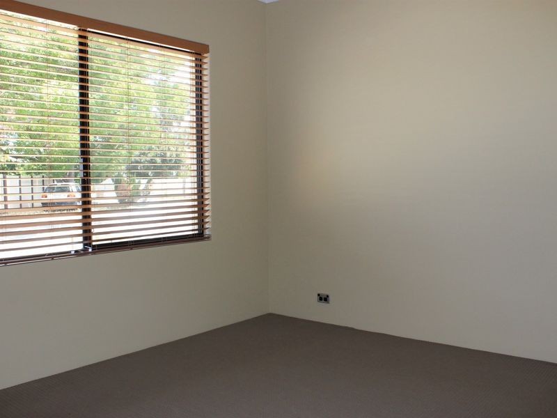 18 Edward Street, Queens Park WA 6107