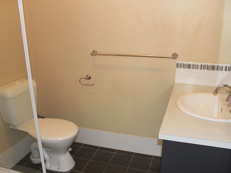 18 Edward Street, Queens Park WA 6107