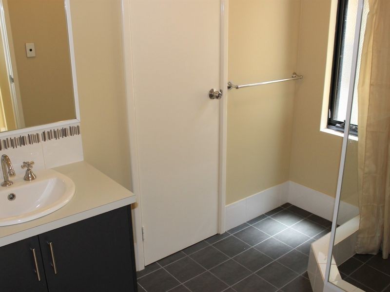 18 Edward Street, Queens Park WA 6107