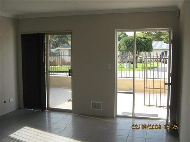 6b Messenger Street, Kelmscott WA 6111