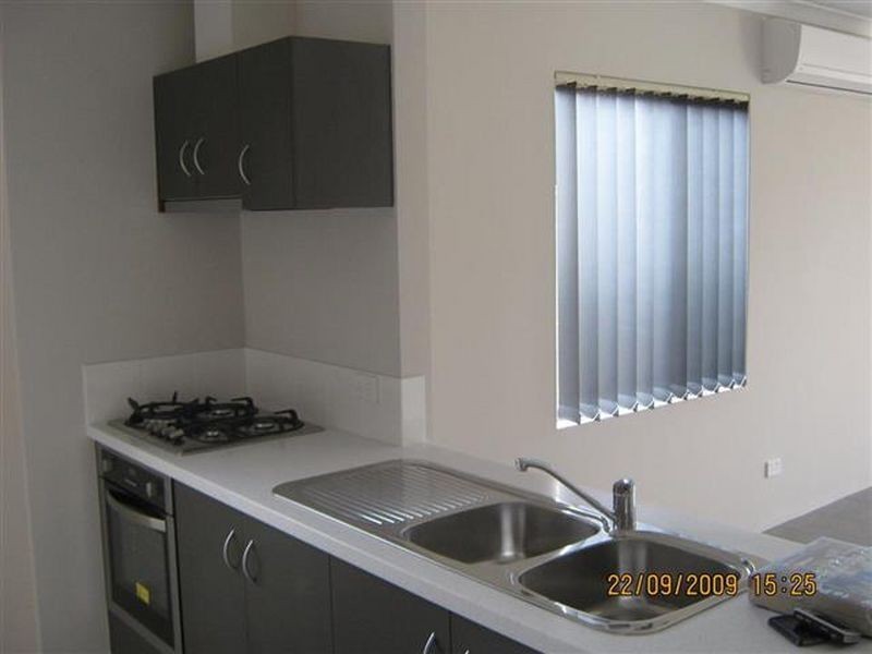 6b Messenger Street, Kelmscott WA 6111