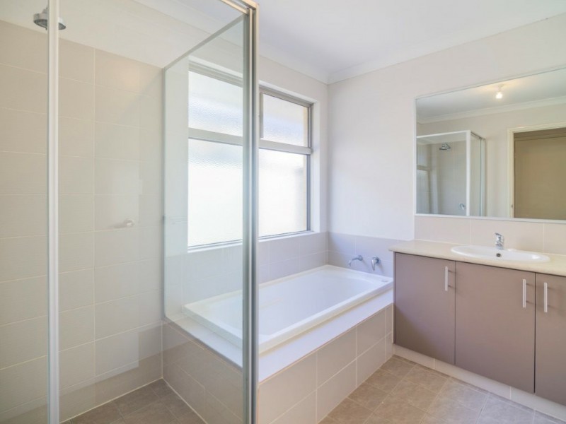 9 Posey Lane, Success WA 6164