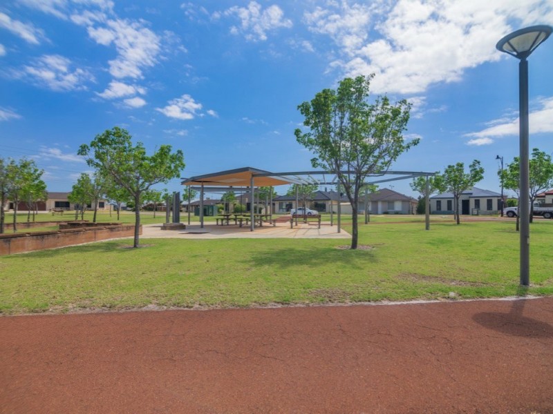 9 Posey Lane, Success WA 6164