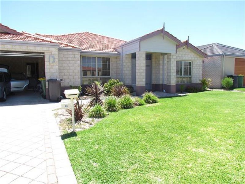 13 Banda Boulevard, Canning Vale WA 6155