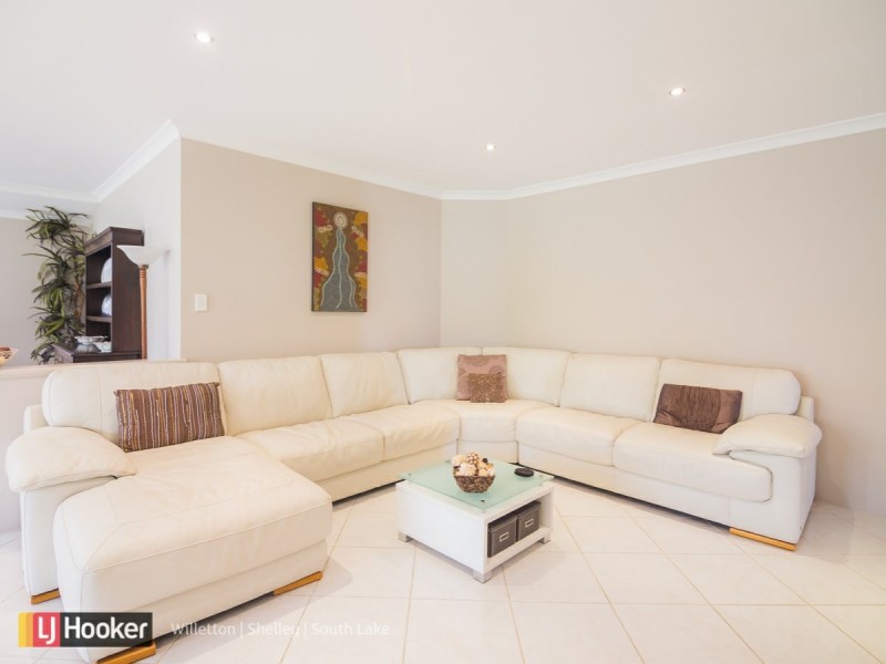 42 Twilight Mews, Aubin Grove WA 6164