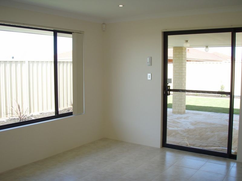 16 Marginata Parkway, Canning Vale WA 6155