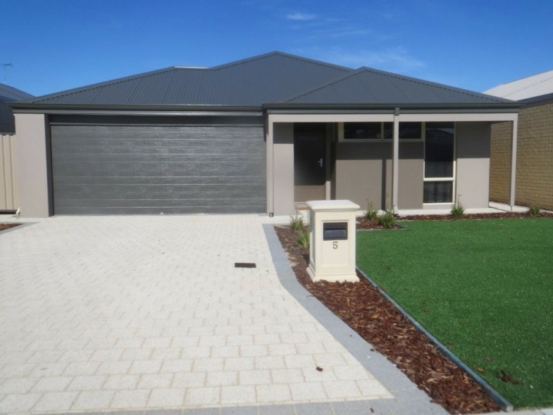 5 Varazze Way, Piara Waters WA 6112