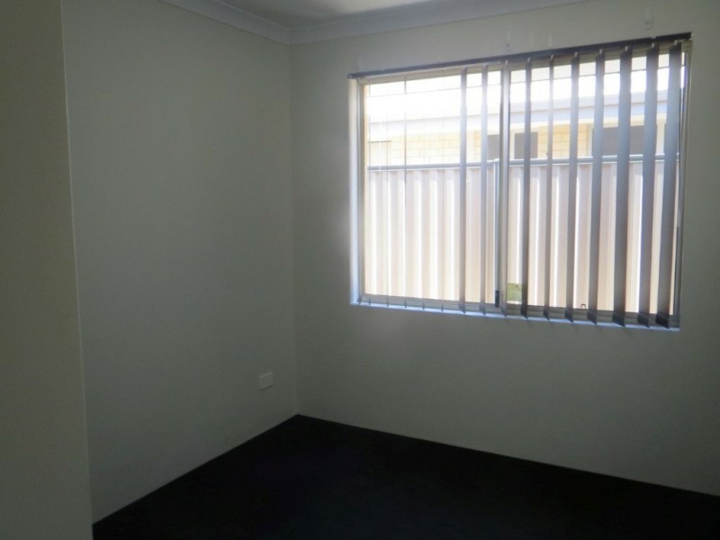 5 Varazze Way, Piara Waters WA 6112