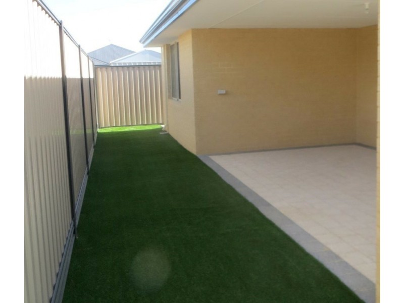 5 Varazze Way, Piara Waters WA 6112