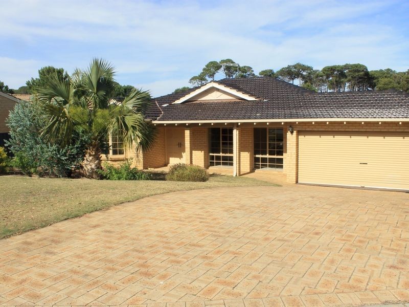 11 Mackinlay Place, Winthrop WA 6150