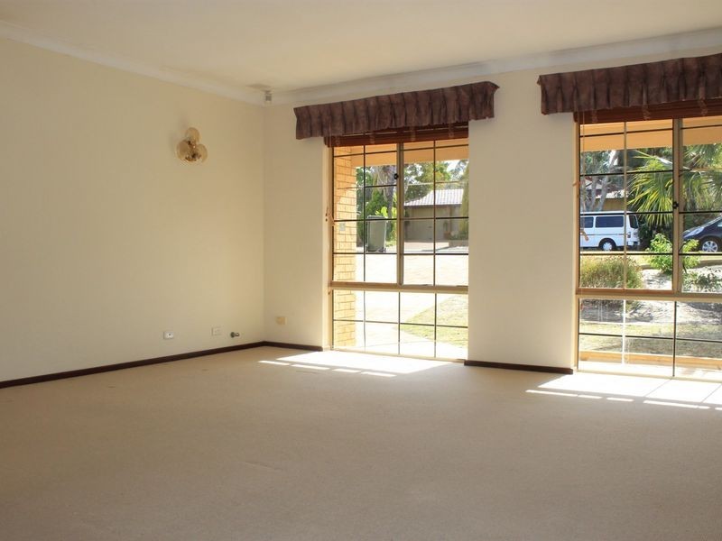 11 Mackinlay Place, Winthrop WA 6150