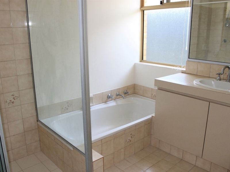 11 Mackinlay Place, Winthrop WA 6150