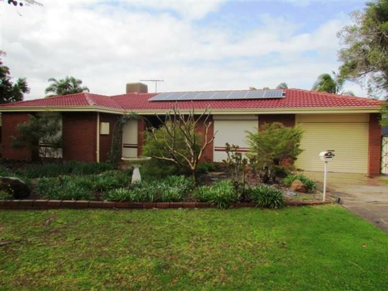 10 Regal Drive, Thornlie WA 6108