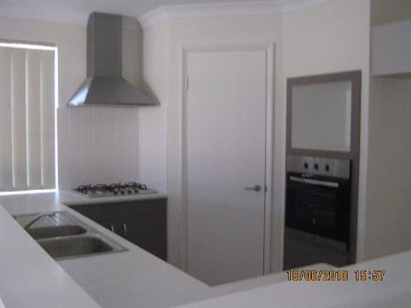 6/17-21 Third Avenue, Kelmscott WA 6111