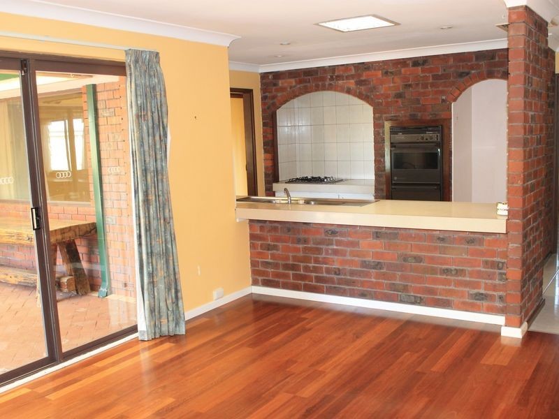 10 Abrolhos Close, Shelley WA 6148