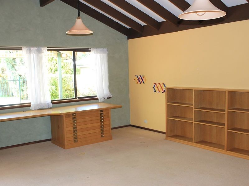 10 Abrolhos Close, Shelley WA 6148