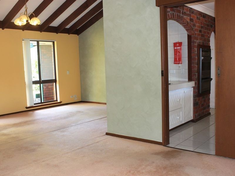 10 Abrolhos Close, Shelley WA 6148