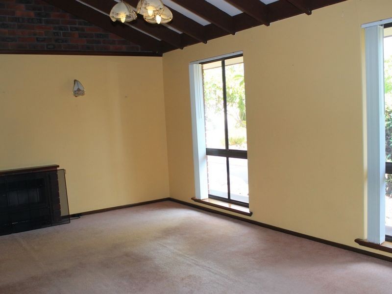 10 Abrolhos Close, Shelley WA 6148