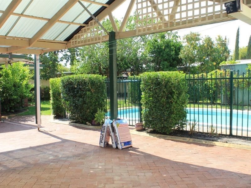 10 Abrolhos Close, Shelley WA 6148