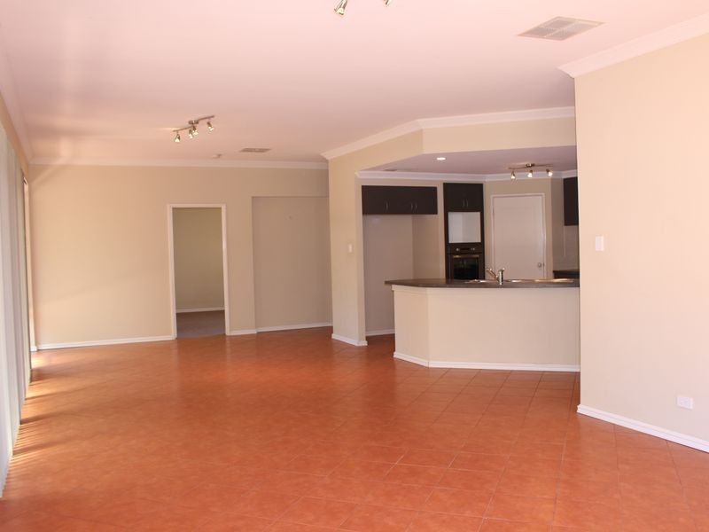 37B Leach Avenue, Riverton WA 6148