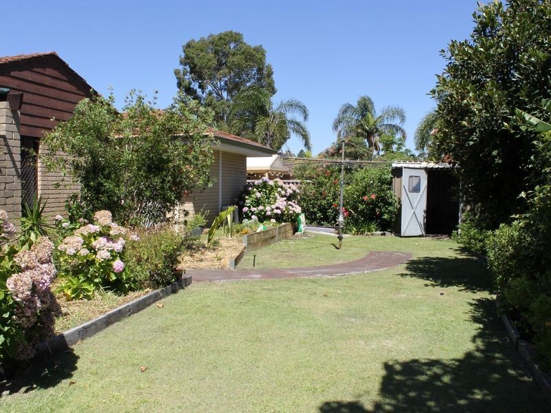 6 Nigel Court, Leeming WA 6149
