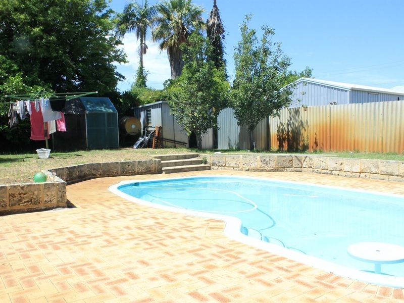 16 Cardoc Street, Parkwood WA 6147