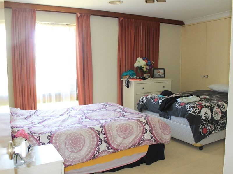 16 Cardoc Street, Parkwood WA 6147