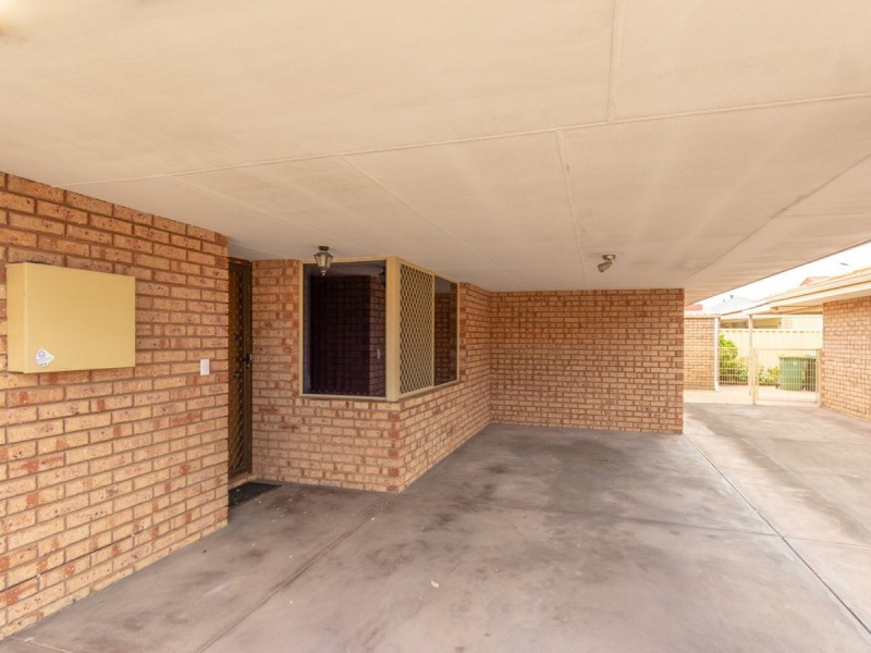 4/7 Tarun Court, Cannington WA 6107