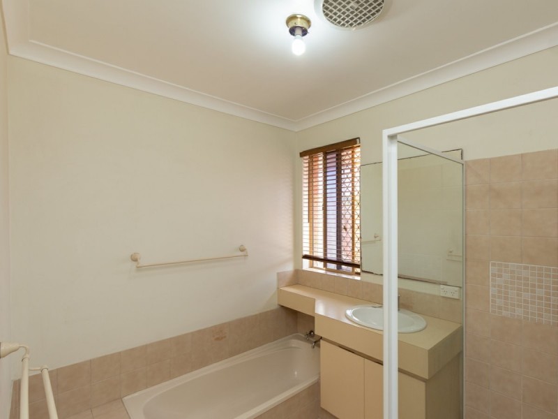 4/7 Tarun Court, Cannington WA 6107