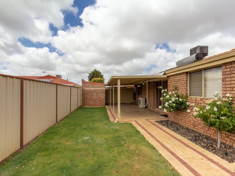4/7 Tarun Court, Cannington WA 6107
