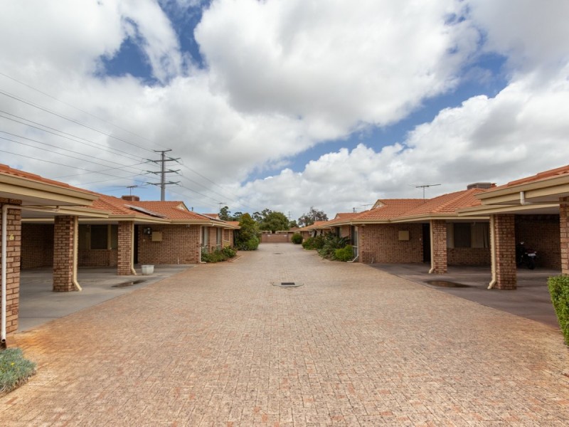 4/7 Tarun Court, Cannington WA 6107