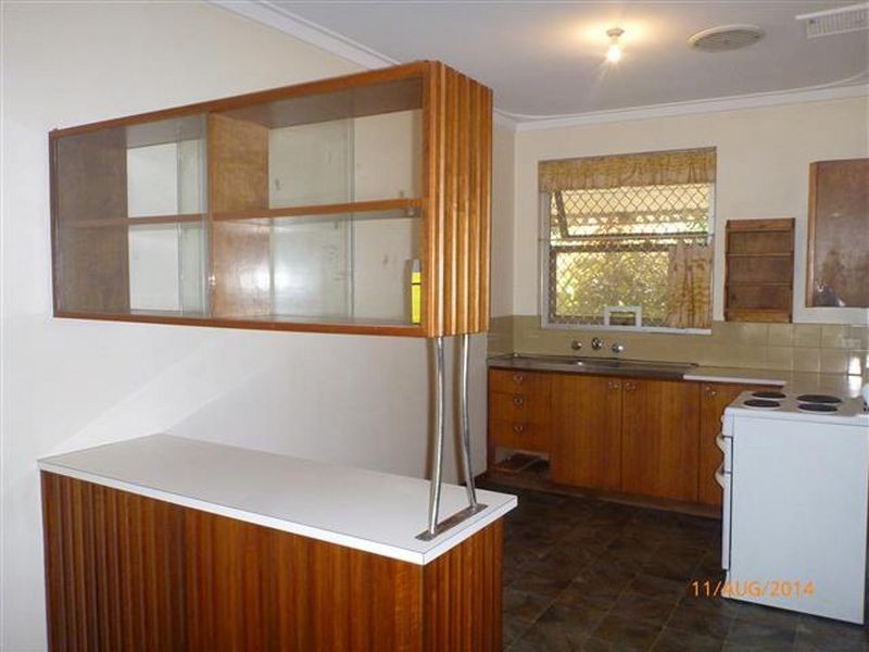 7 Seventh Road, Armadale WA 6112