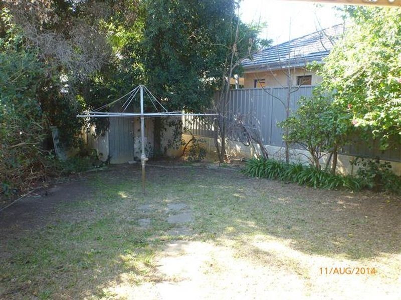 7 Seventh Road, Armadale WA 6112