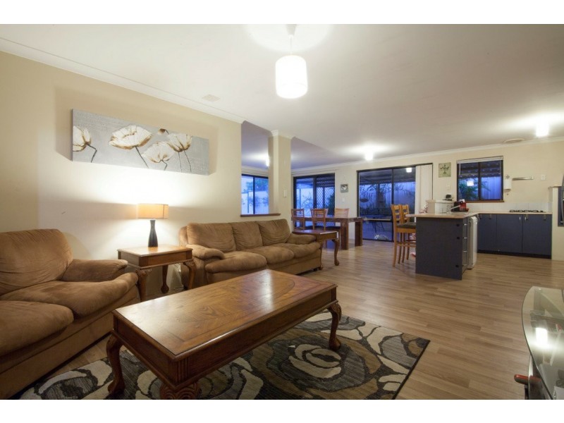 33 Sciano Avenue, Success WA 6164