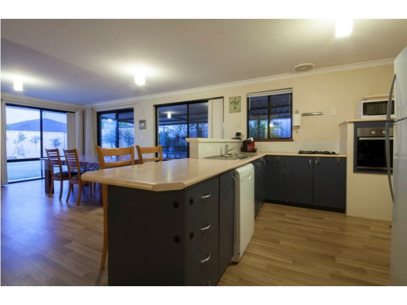 33 Sciano Avenue, Success WA 6164