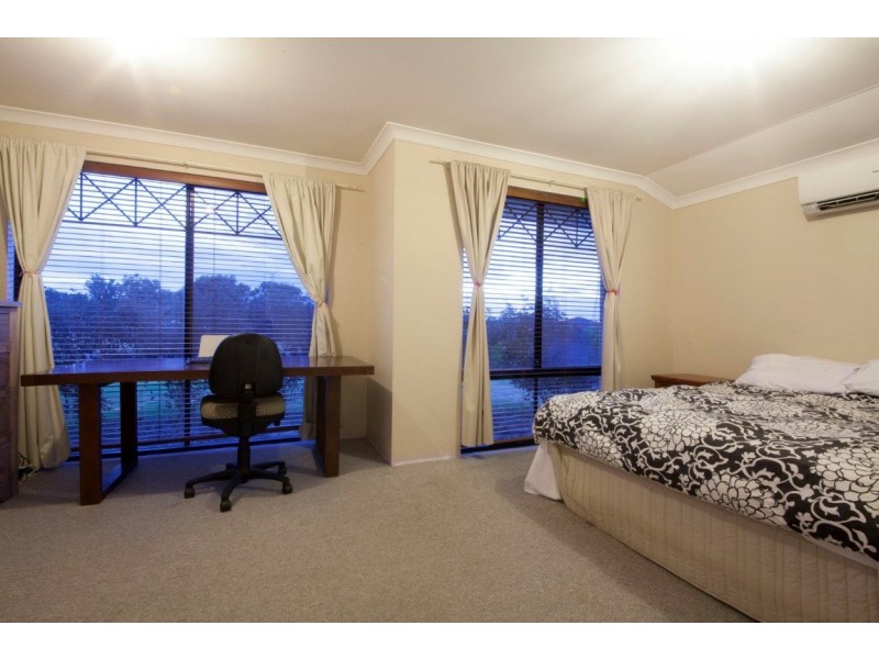 33 Sciano Avenue, Success WA 6164