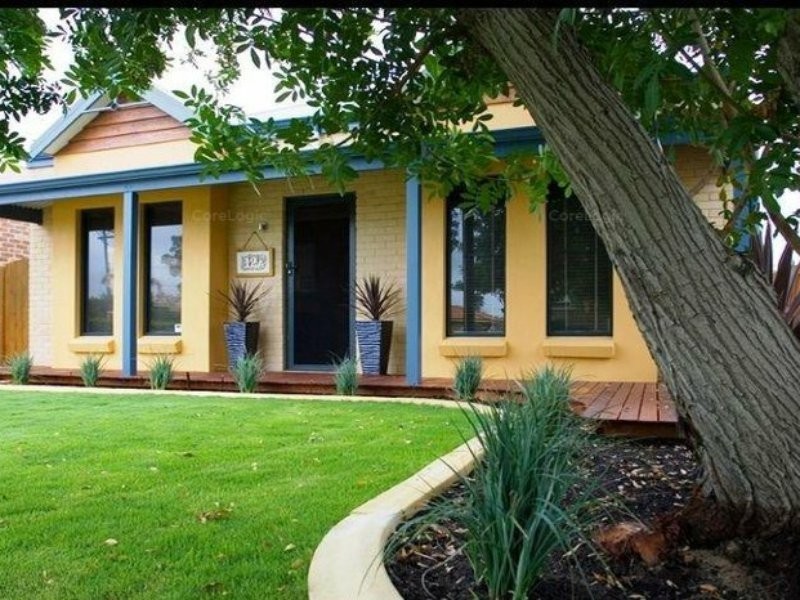 12a Pepler Avenue, Salter Point WA 6152