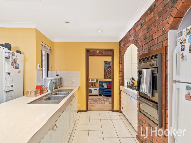 10 Abrolhos Close, Shelley WA 6148