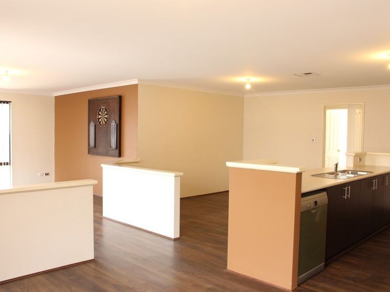 18 Gingerale Circle, Darling Downs WA 6122