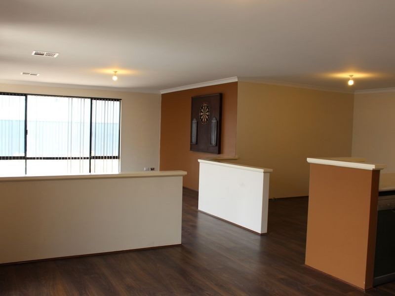 18 Gingerale Circle, Darling Downs WA 6122