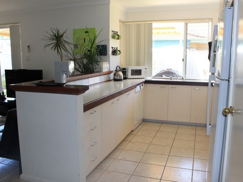 3/435b Riverton Drive East, Shelley WA 6148