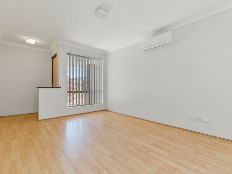 6/13 Golf Road, Parkwood WA 6147