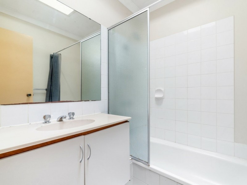 6/13 Golf Road, Parkwood WA 6147