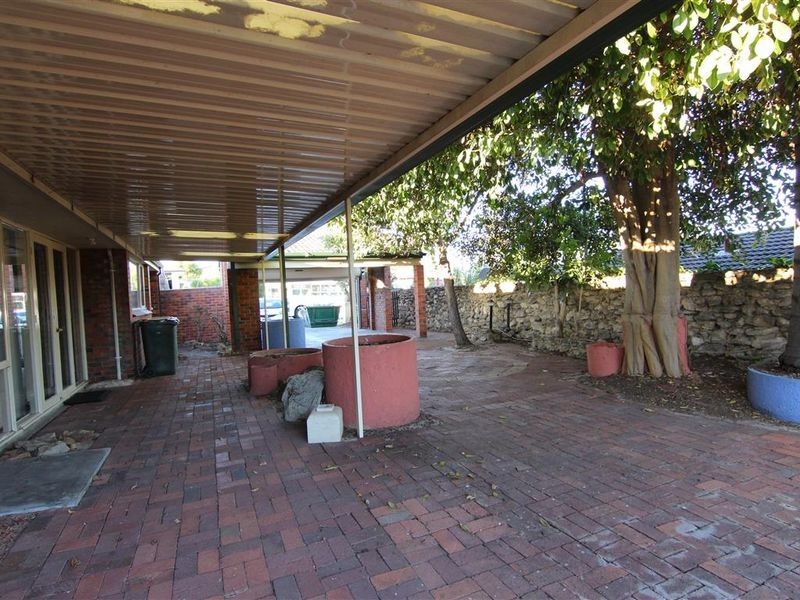6 Burrendah Boulevard, Willetton WA 6155